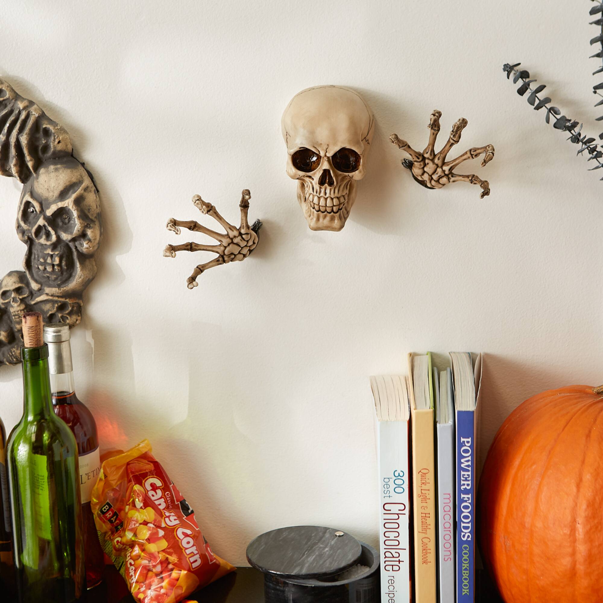 6" Skeleton Wall Décor Set